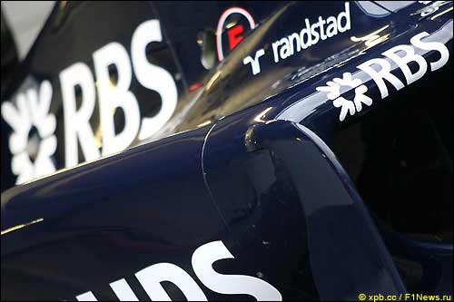 Логотипы RBS на бортах Williams FW31