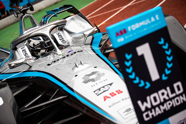Стоффель Вандорн – чемпион Формулы E 2022 года, фото пресс-службы Mercedes